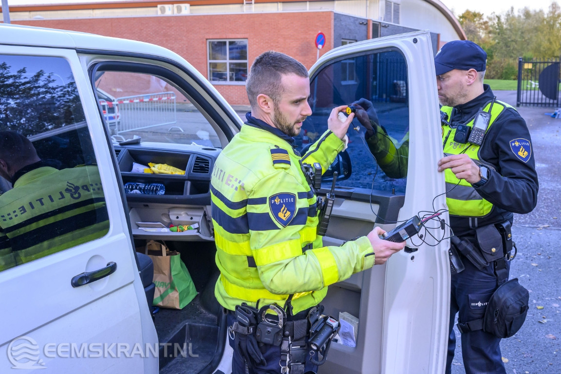 Verkeerscontrole aan het Zwet in Delfzijl: meerdere voertuigen bekeurd