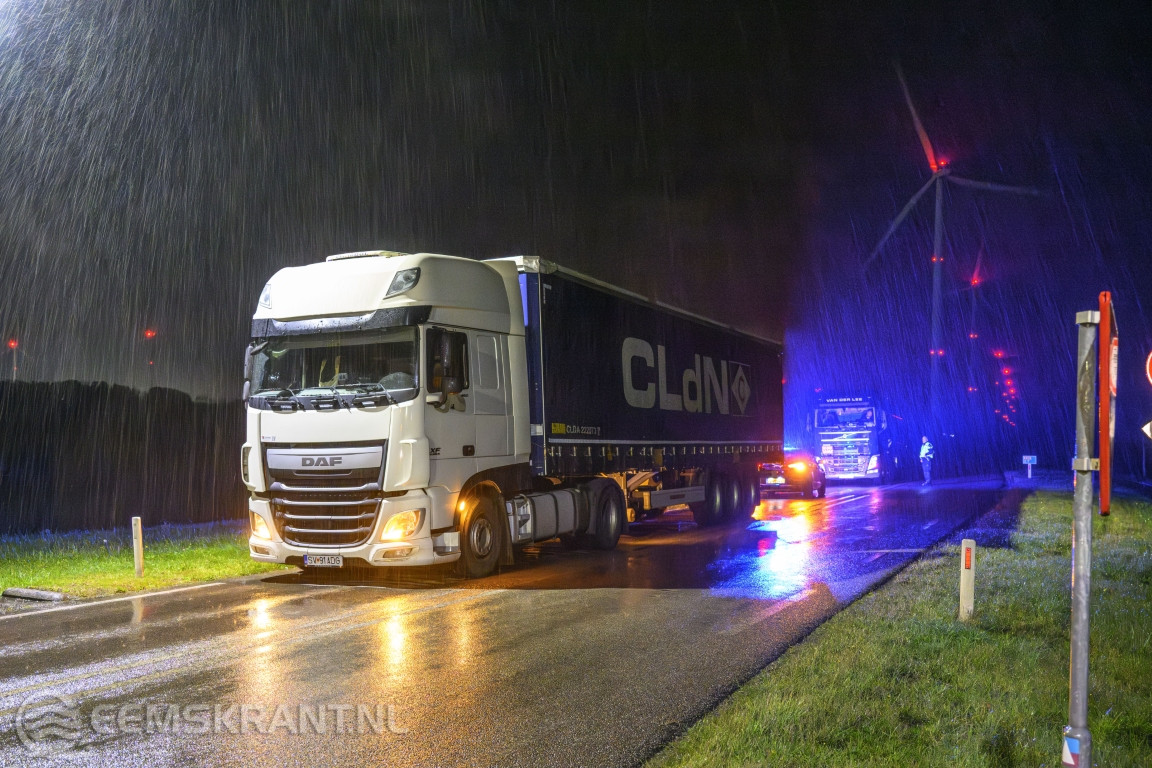 Politie haalt dronken vrachtwagenchauffeur van de weg bij Weiwerd