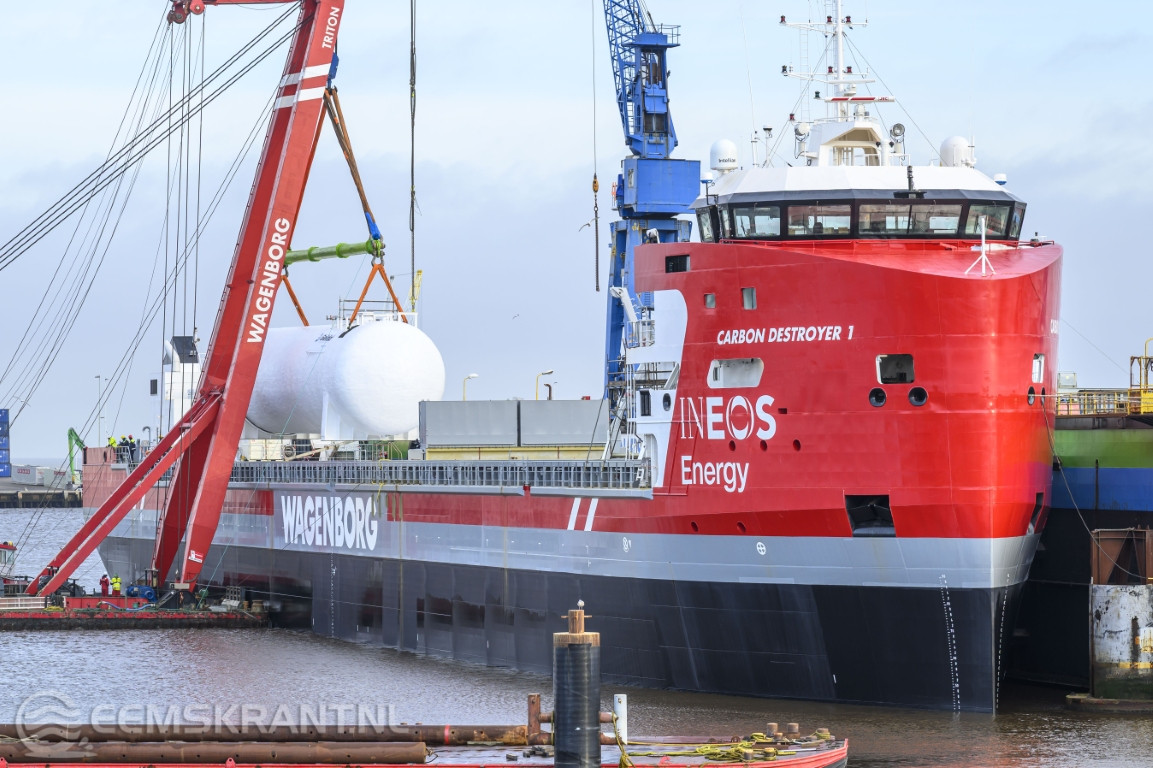 Wagenborg installeert CO2-tanks op pioniersschip Carbon Destroyer 1 in Delfzijl