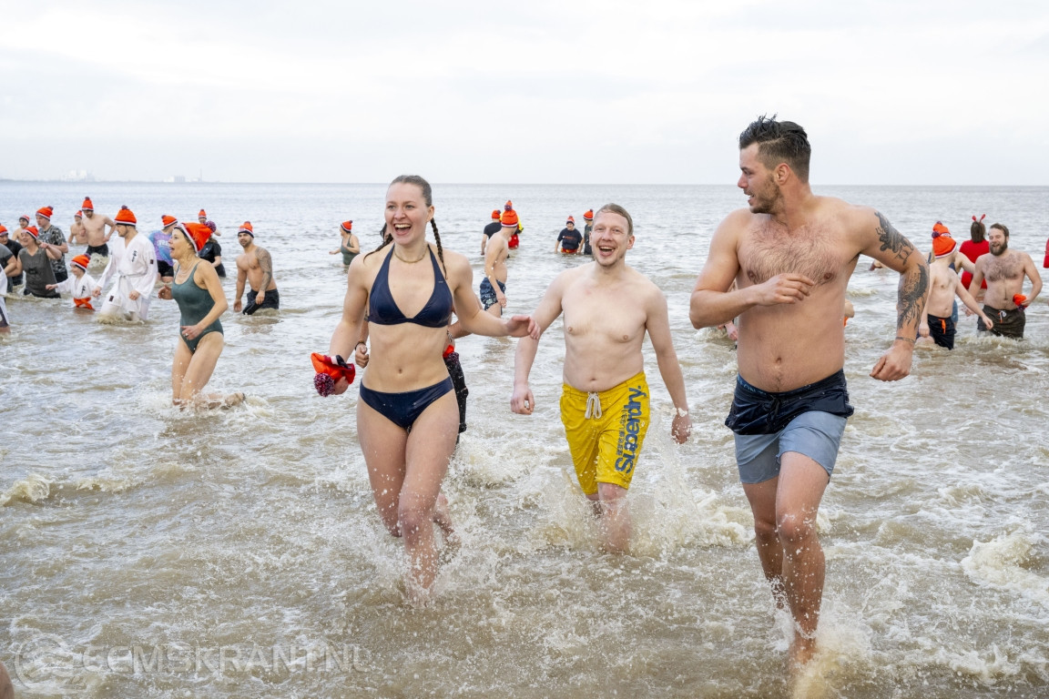 Delfzijl maakt zich op voor traditionele nieuwjaarsduik