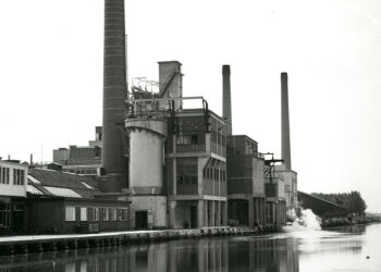 Strokartonfabriek De Eendracht, Appingedam, ca. 1950, Foto: Groninger Archieven