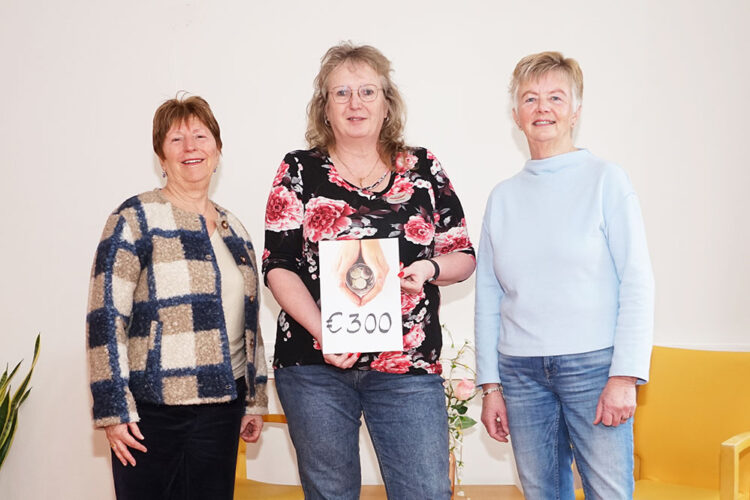 Greet Doornbos, Geja Huizing (van De Schutse) Annie Wiltjer
Foto: John Doornbos
