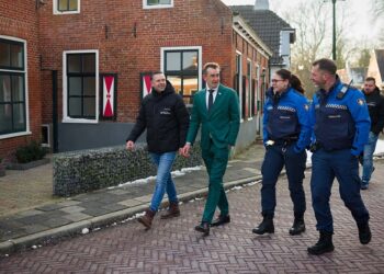 Staatssecretaris Eddie van Marum in Warffum.