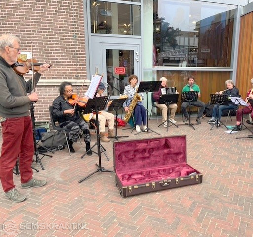 Klezmer Ensemble Veendam brengt vrolijk Joods muziekerfgoed naar Hellum