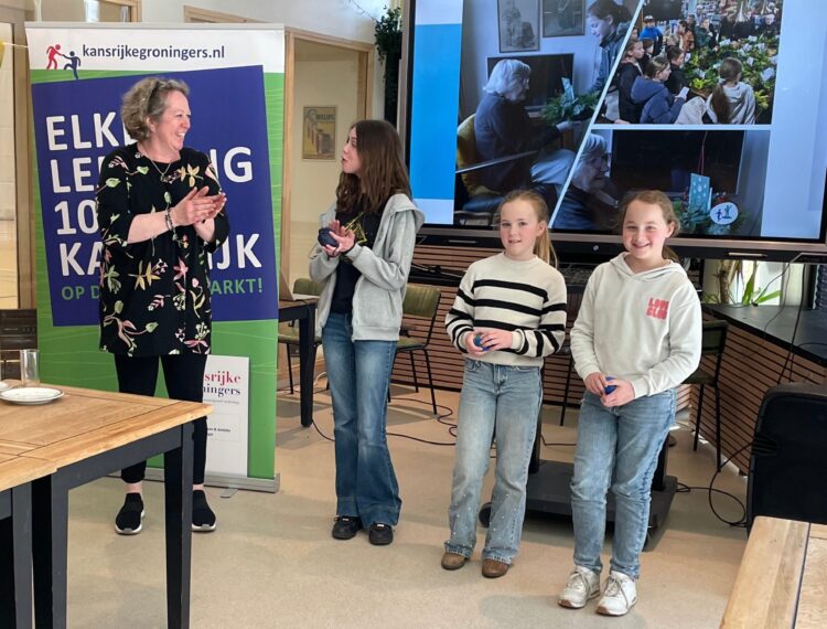 SG Loes Mulder bedankt de leerlingen voor hun inzet