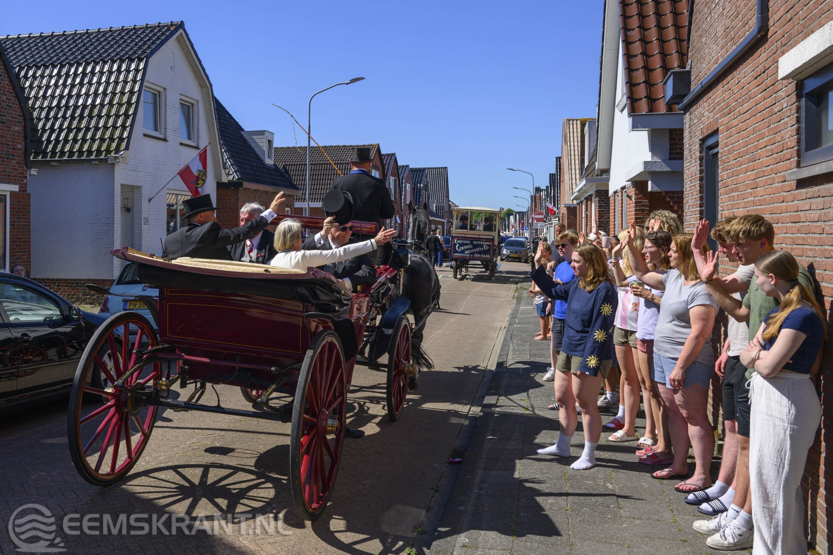 Pinkstermaandag in Delfzijl: aubade, rijtoer en muziek luiden feestelijke dag in
