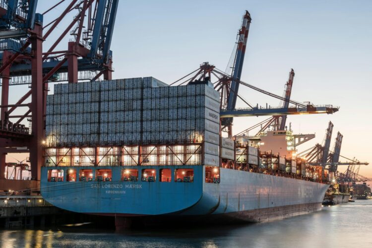 Foto door Wolfgang Weiser: https://www.pexels.com/nl-nl/foto/containerterminal-30261110/