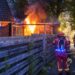 Uitslaande brand verwoest schuurtje achter woning in Delfzijl