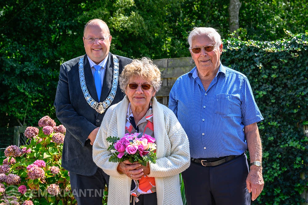 Echtpaar Mulder-Walker uit Appingedam 65 jaar getrouwd
