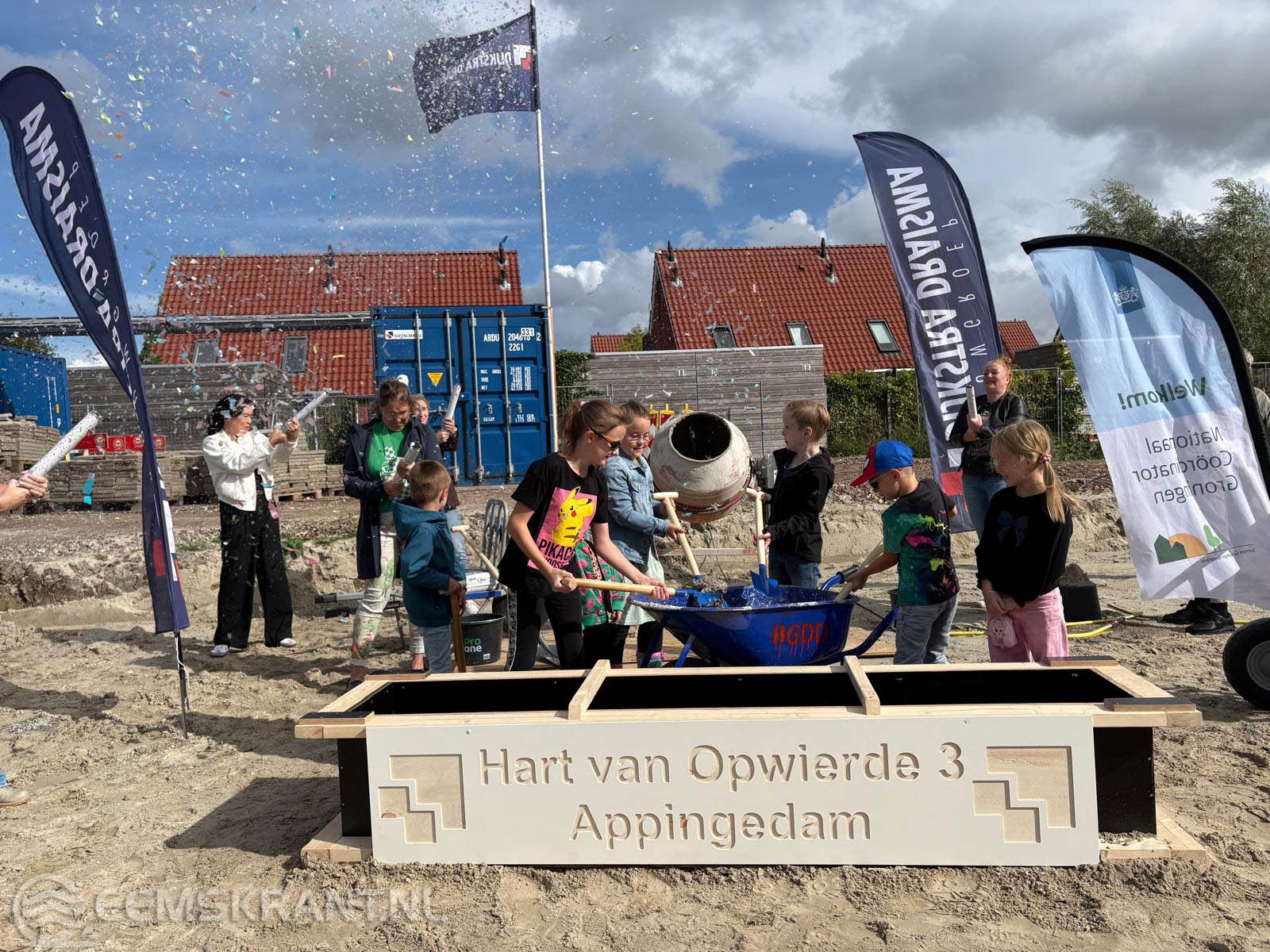 Kinderen geven startsein bouw laatste 60 woningen in het ‘Hart van Opwierde’